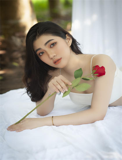 沉香如屑下部什么时候播_鲁花直播间主播喝油自证品质_用力挺进她的花苞啊高清视频